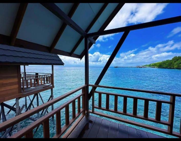 Maratua Dive Center And Lodge Maratua Island Exteriör bild