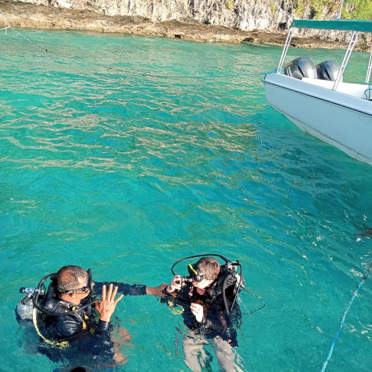 Maratua Dive Center And Lodge Maratua Island Exteriör bild